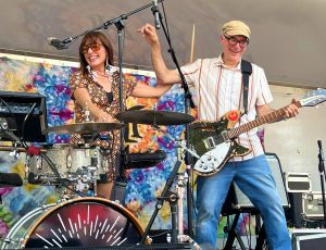 Live in Syracuse (Photo by Neil Daley)